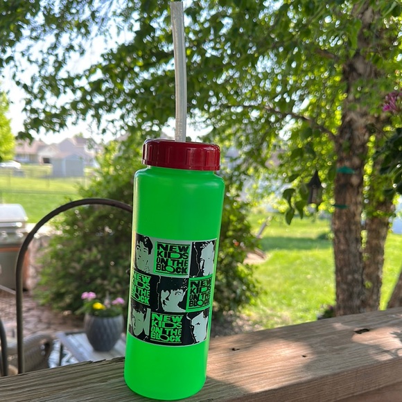NKOTB New Kids on The Block VTG 1989 Water Bottle - Picture 1 of 5